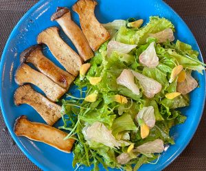 vegan salad at hey bong