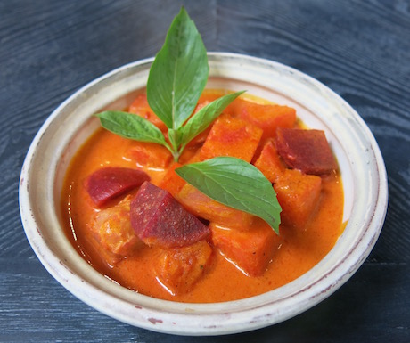 We made this delicious 'Root Vegetable Kari' with our kroeung curry paste.