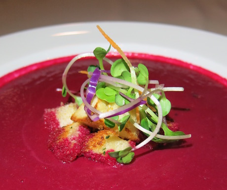 vegan beetroot soup with herbed croutons and delightful pepper flavours for dinner at Villa Song