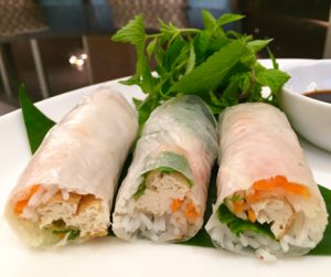 Fresh spring rolls with tofu and rice noodlesFresh spring rolls with tofu and rice noodles