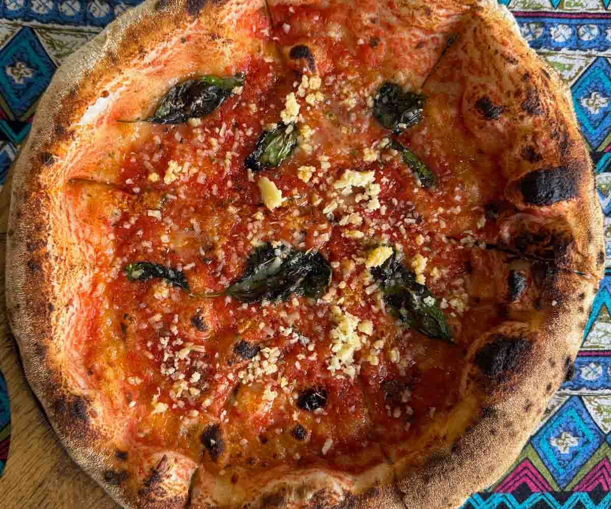 La Familia vegan pizza