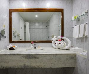 Pokhara Grande bathroom
