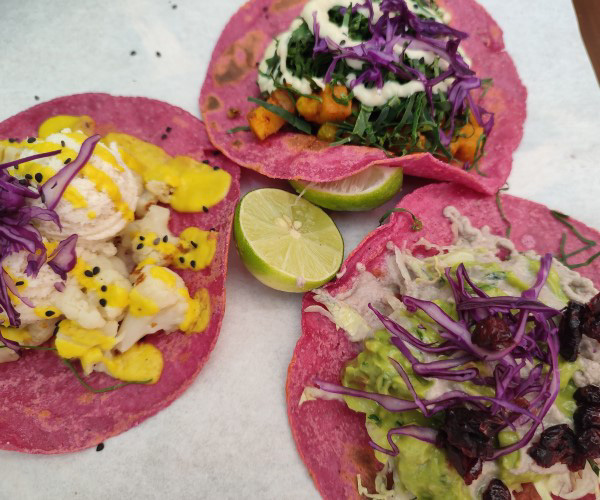 La Pitahaya Vegana Pink Tacos