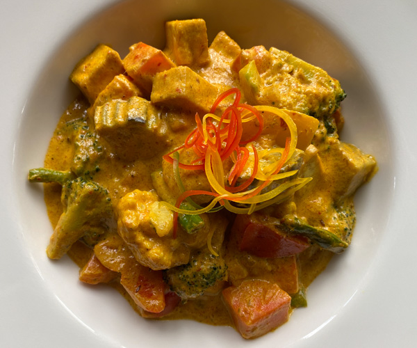 Anantara Angkor vegan yellow curry