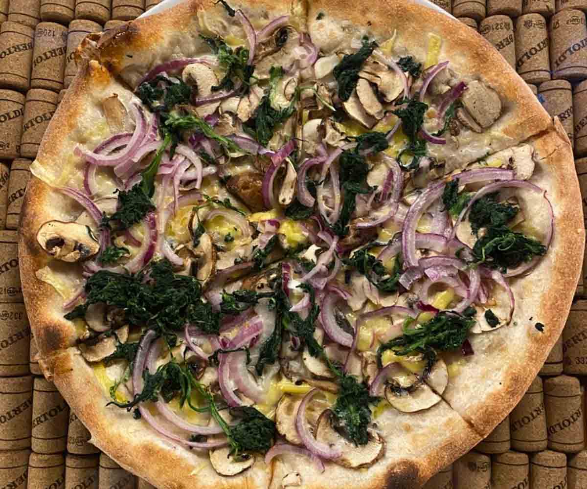 vegan prague bertoldi pizza 1