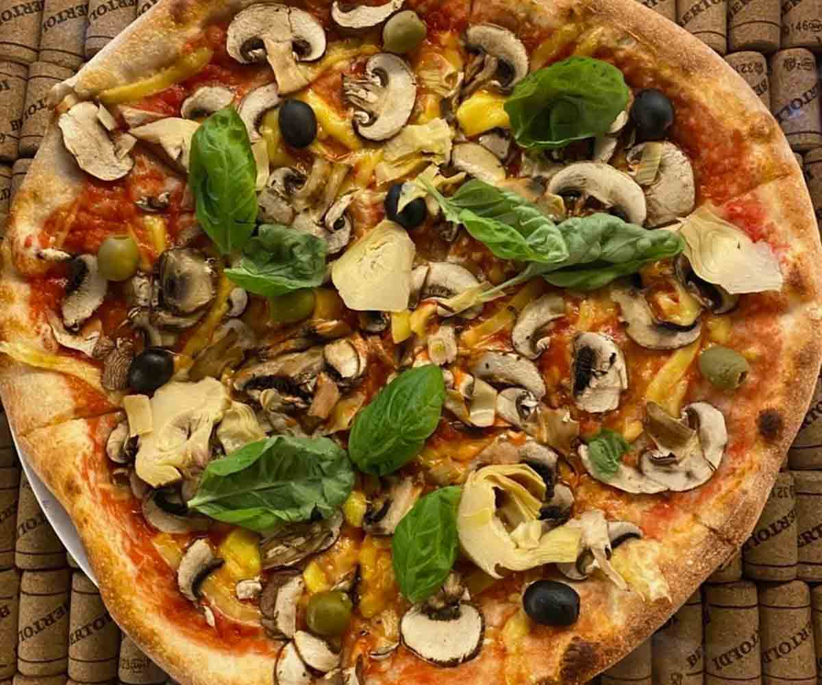 vegan prague bertoldi pizza 2