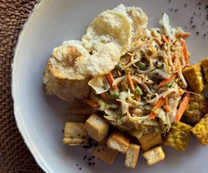 REVĪVŌ vegan gado gado