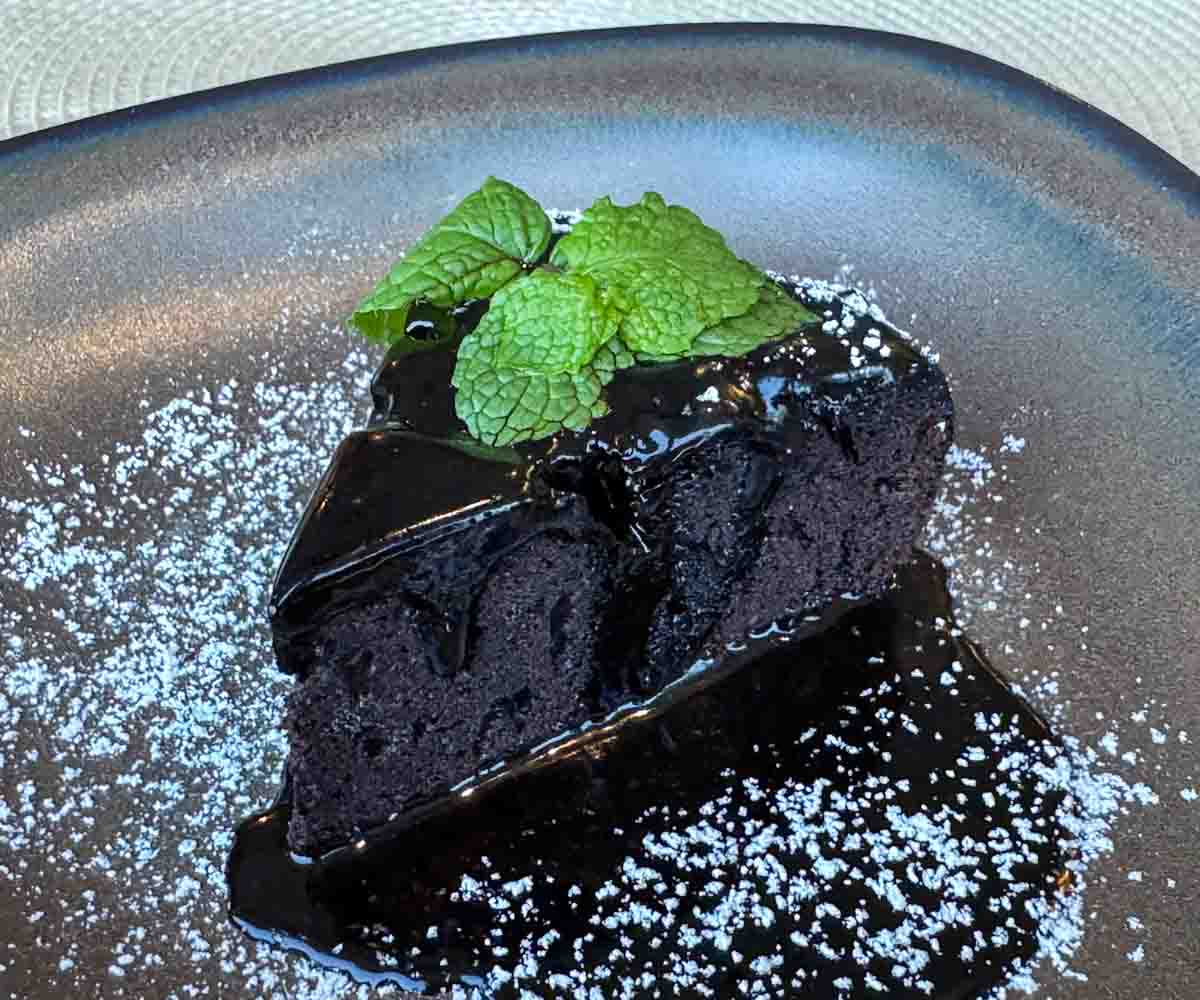 Kapuhala vegan chocolate cake Kapuhala vegan chocolate cake