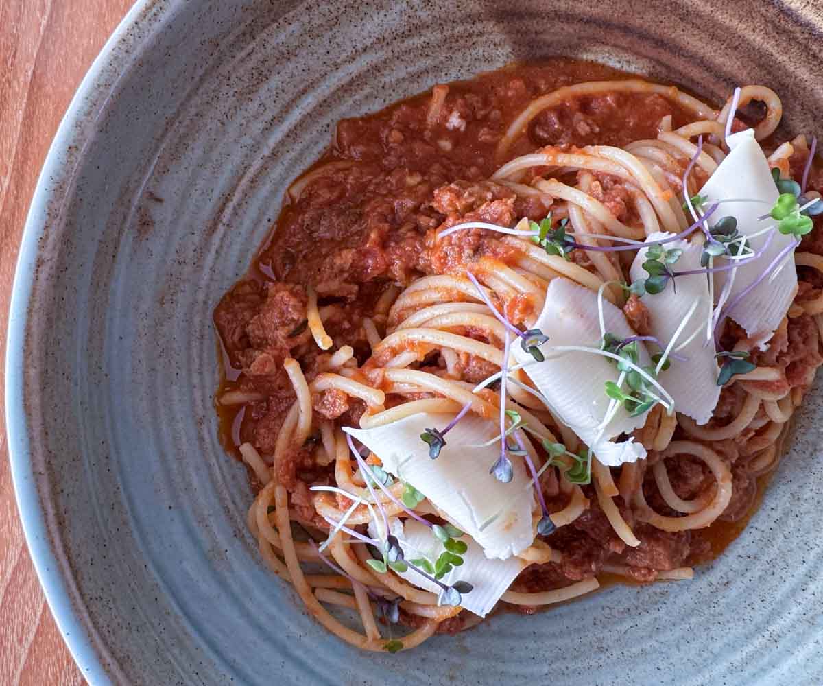 W Koh Samui vegan Beyond bolognaise W Koh Samui vegan Beyond bolognaise