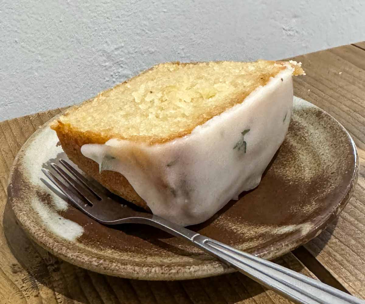 vegan Hanoi lemon drizzle cake